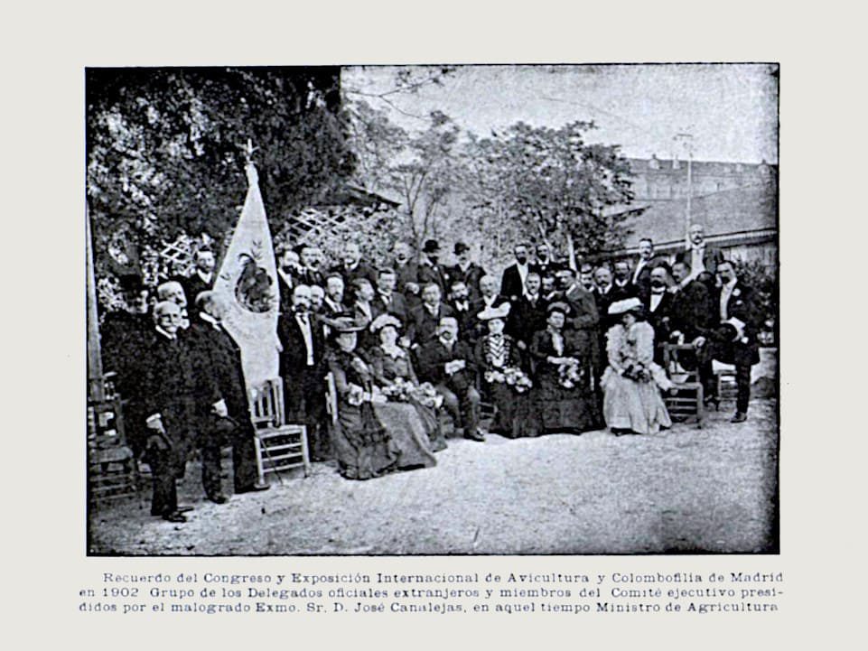 Congreso Glorioso estandarte de la primera Sociedad de Avicultores 1902