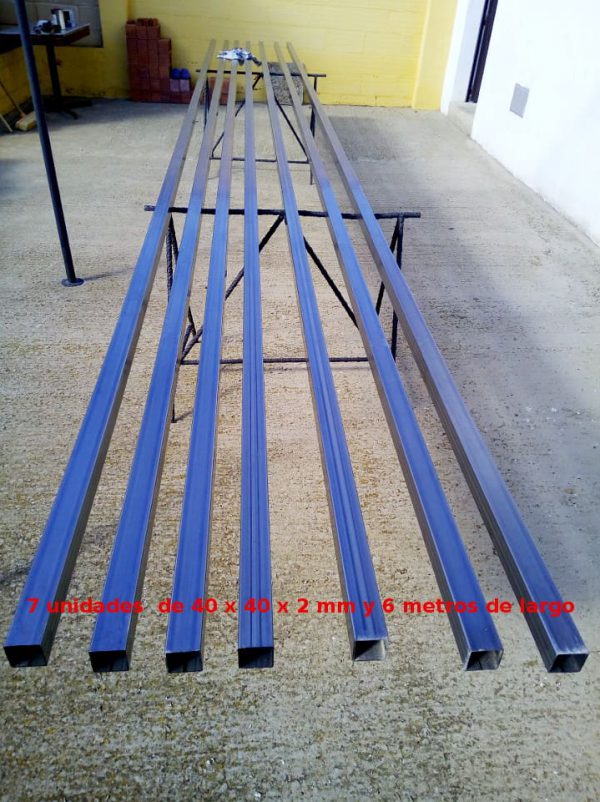 Cuadradillos barras de 6 metros de larga, por 4 x 4 cm, y 2 mm de espesor